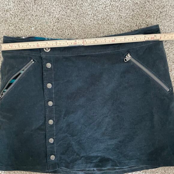 KUHL Streamline Corduroy Mini Skirt Women’s 8 Dark Gray Buttons Zip Pockets - Picture 4 of 16
